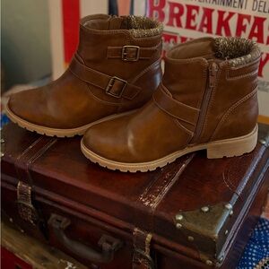 Cat & Jack Brown Girls Boots